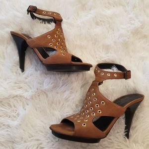 Donald J. Pliner grommet nenet heels